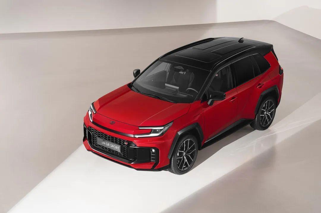 丰田新一代RAV4曝光，第六代RAV4 采用全新外观设计！
采用181 马力和 