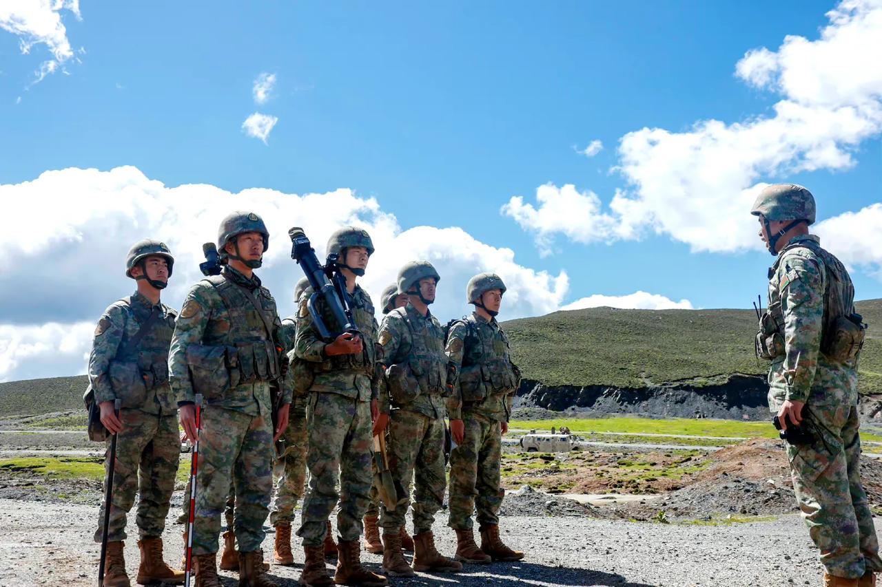 一个步兵连，下辖2门60mm迫击炮。

终于搞明白我军步兵连的迫击炮编制了。在步