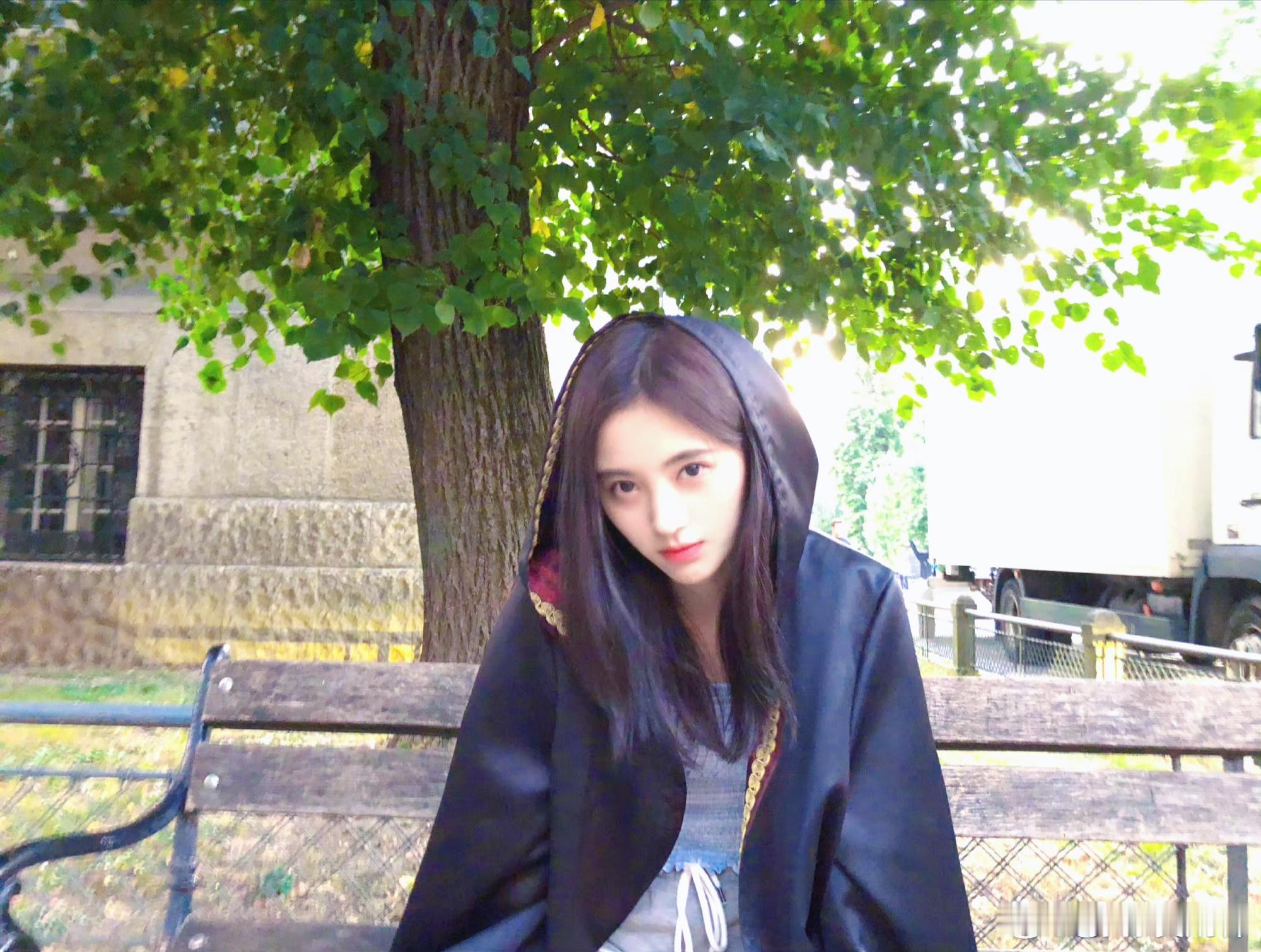 疑似魔法学院的祎跑出来啦鞠婧祎苏绿夏鞠婧祎万花世界  专栏 · 婧祎专属修图册
