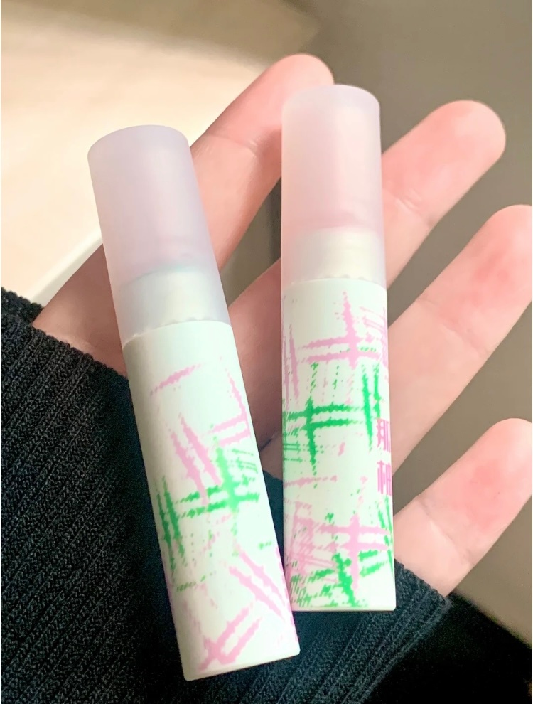 夏日多巴胺眼影🎨海盐冷薄荷配色真的狠狠拿捏我最近大火的薄荷奶绿 搭配碎冰冰液体