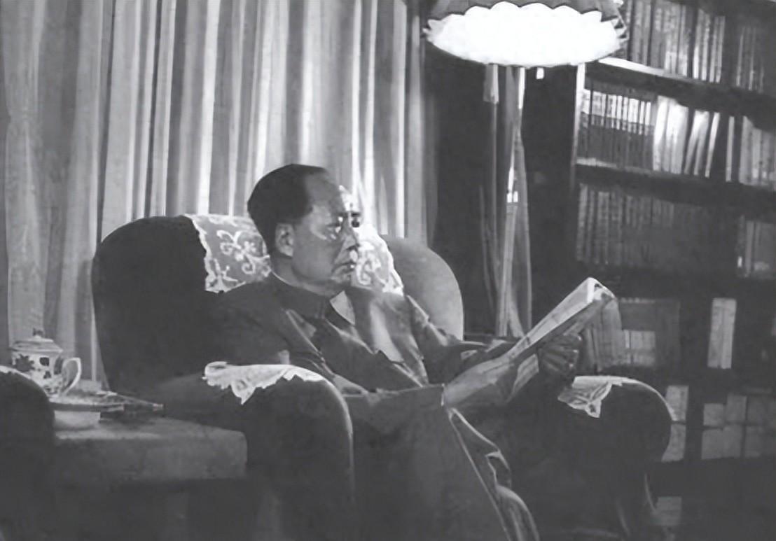 中央为广东调集万余干部却遭方方拒绝，毛主席回应：我难道就不能批给你们吗？
194