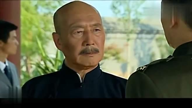 张灵甫得罪了顶头上司汤恩伯，后果很严重，汤恩伯直接上报总参谋长陈诚，陈诚则报给了