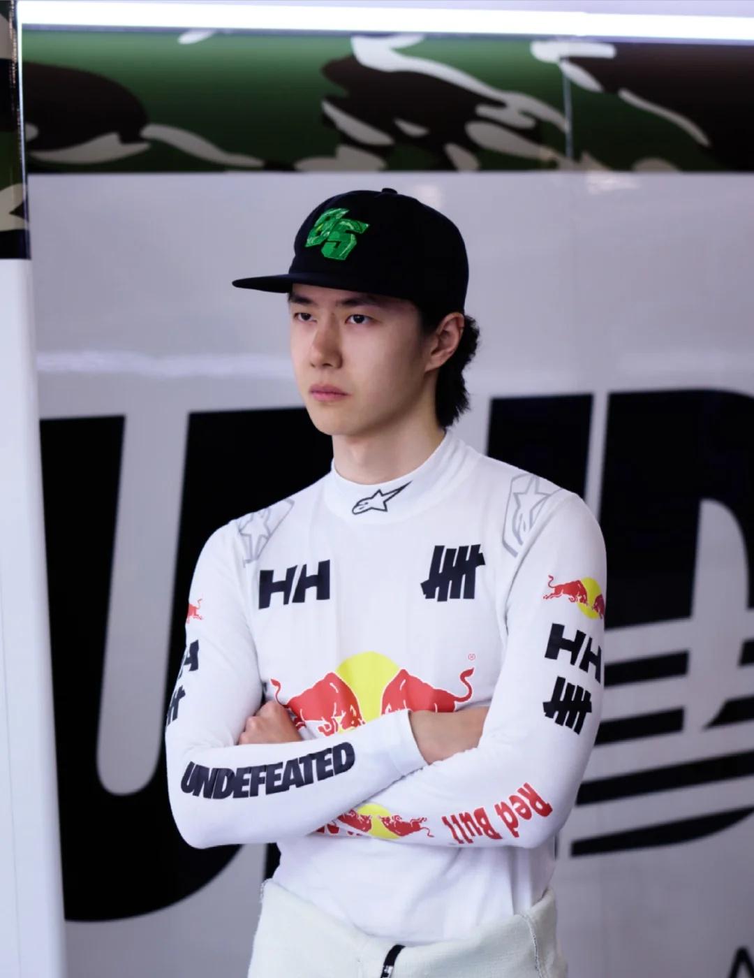 赛车结束，开始继续期待人鱼
每天都在期盼人鱼
王一博