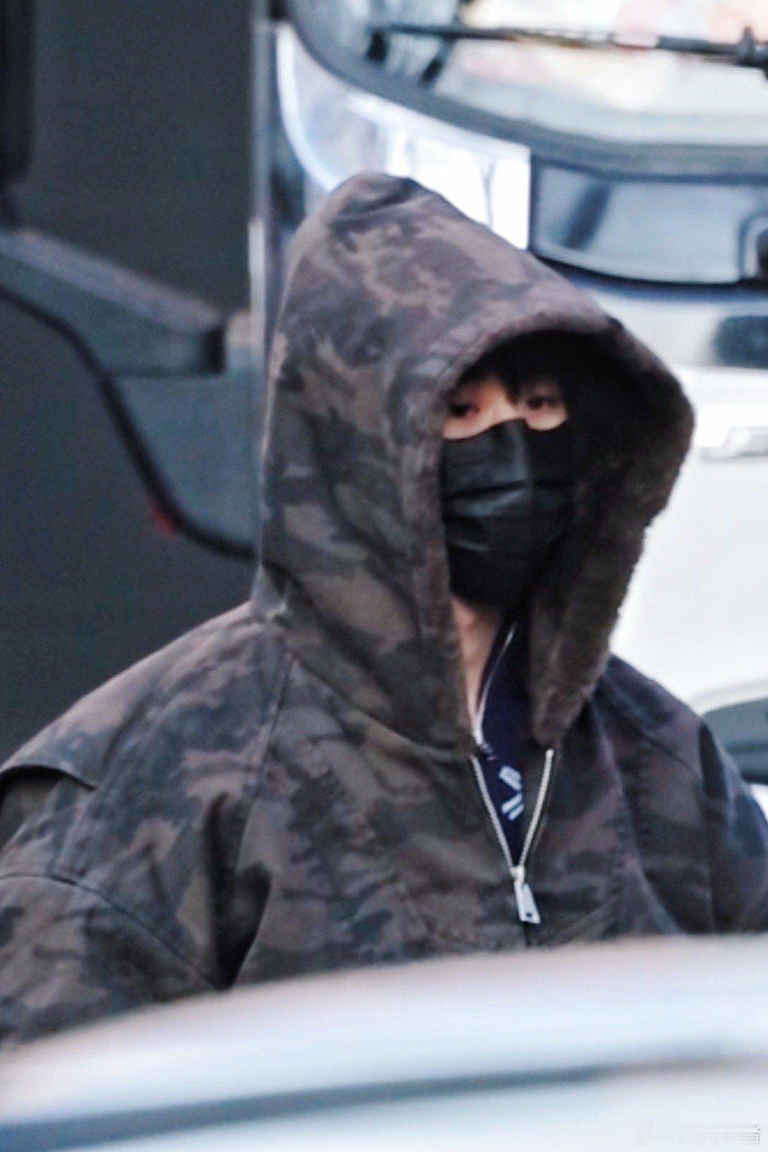 田嘉瑞《一路灿烂》上班路透，今天要杀青啦