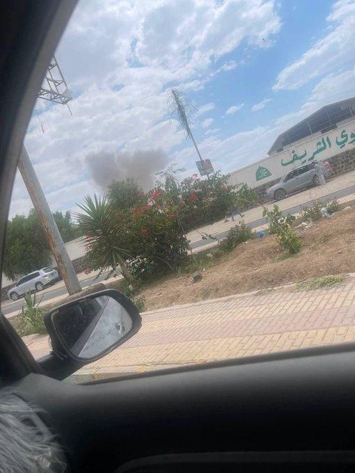 紧急且异常：也门局势升级……沙特阿拉伯猛烈空袭首都萨那，并袭击国际机场！—— 此