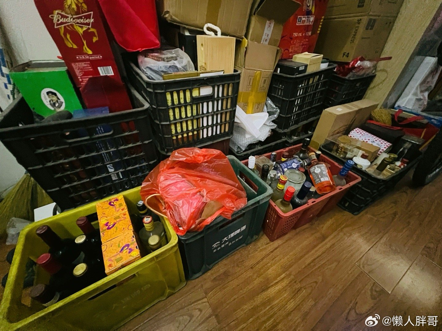 屋头收拾大半天似乎效果不太明显此时此刻 20260627。周六。五月十三。冒个泡