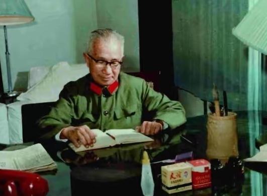 1977年，粟裕正在家中休息，警卫员报告：“有个江西来的老同志，叫陈兴发，说要见