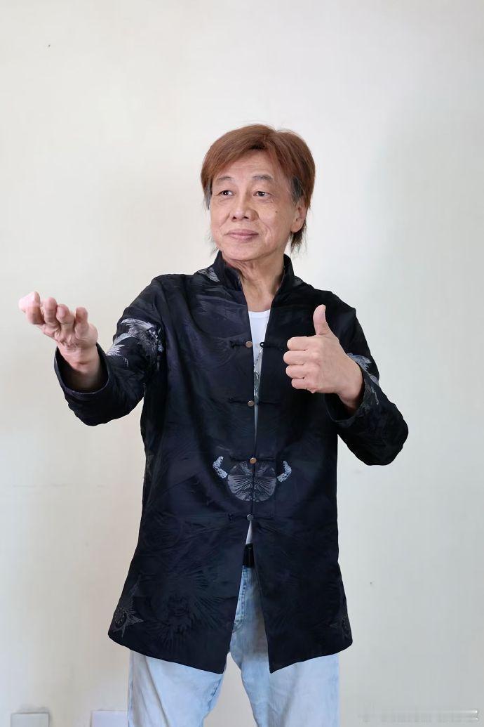 著名功夫影星、曾在周星驰电影《功夫》中饰演“火云邪神”而深入人心的梁小龙，于1月