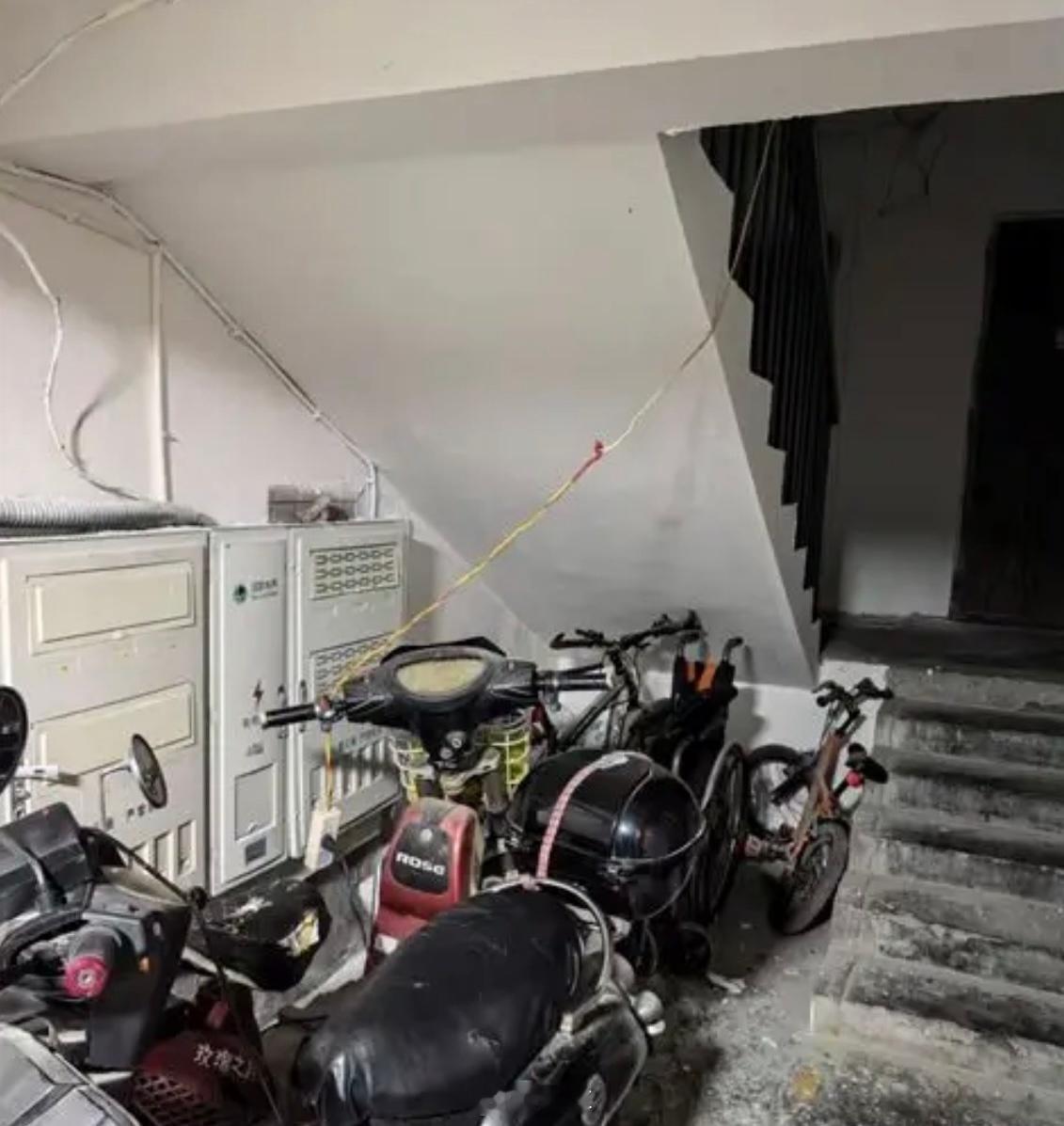成都市消防条例电动车进楼入户飞线充电要受罚成都的电马儿车主注意了，11月9号开始