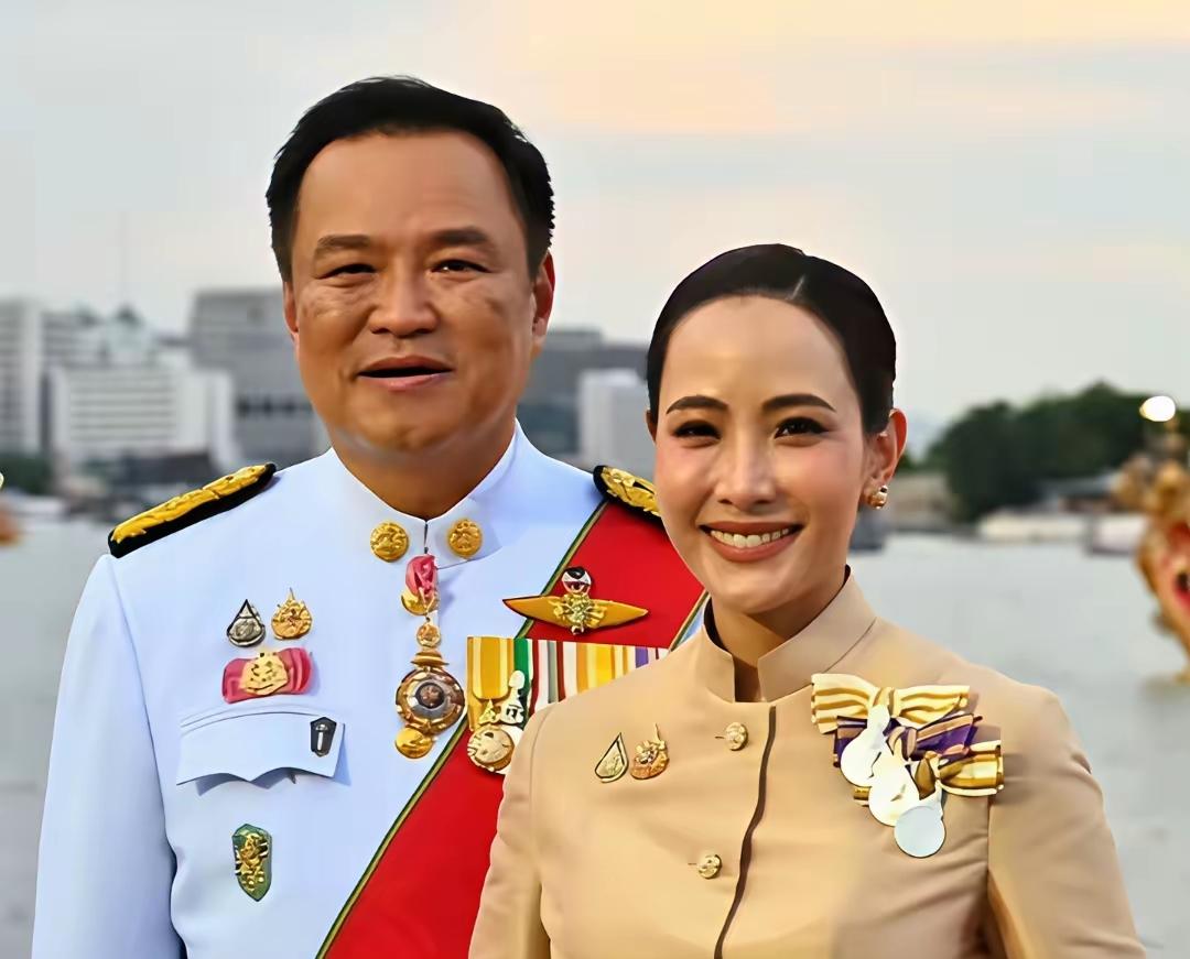 经验老道到洪森，似乎对现在泰国现政府不那么看好。阿廷努作为一个新秀，成了新任的总