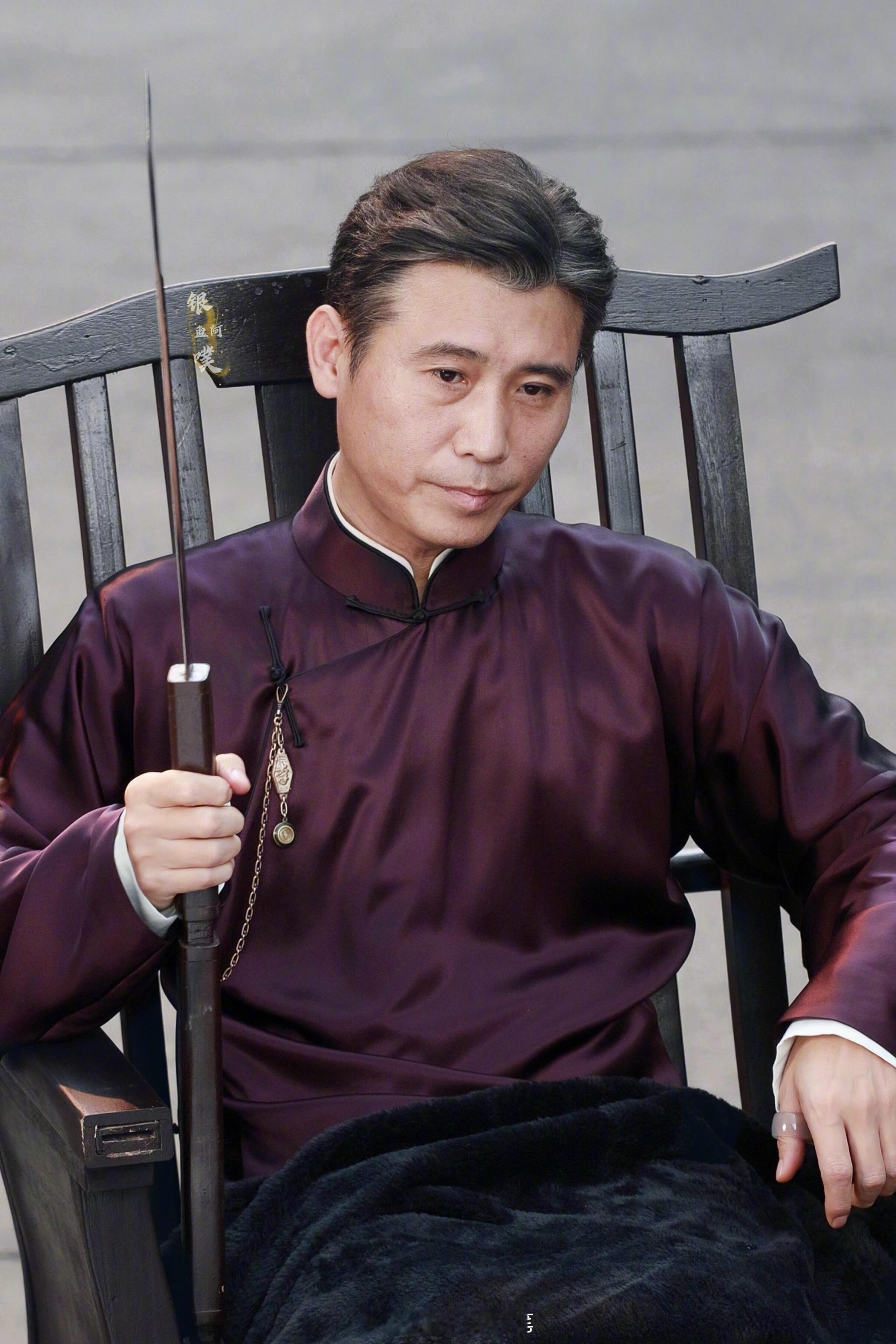 李乃文九门嫂子开门我是我哥九门反差担当半截李上线！对外凶狠霸气，对内卑微求认可。