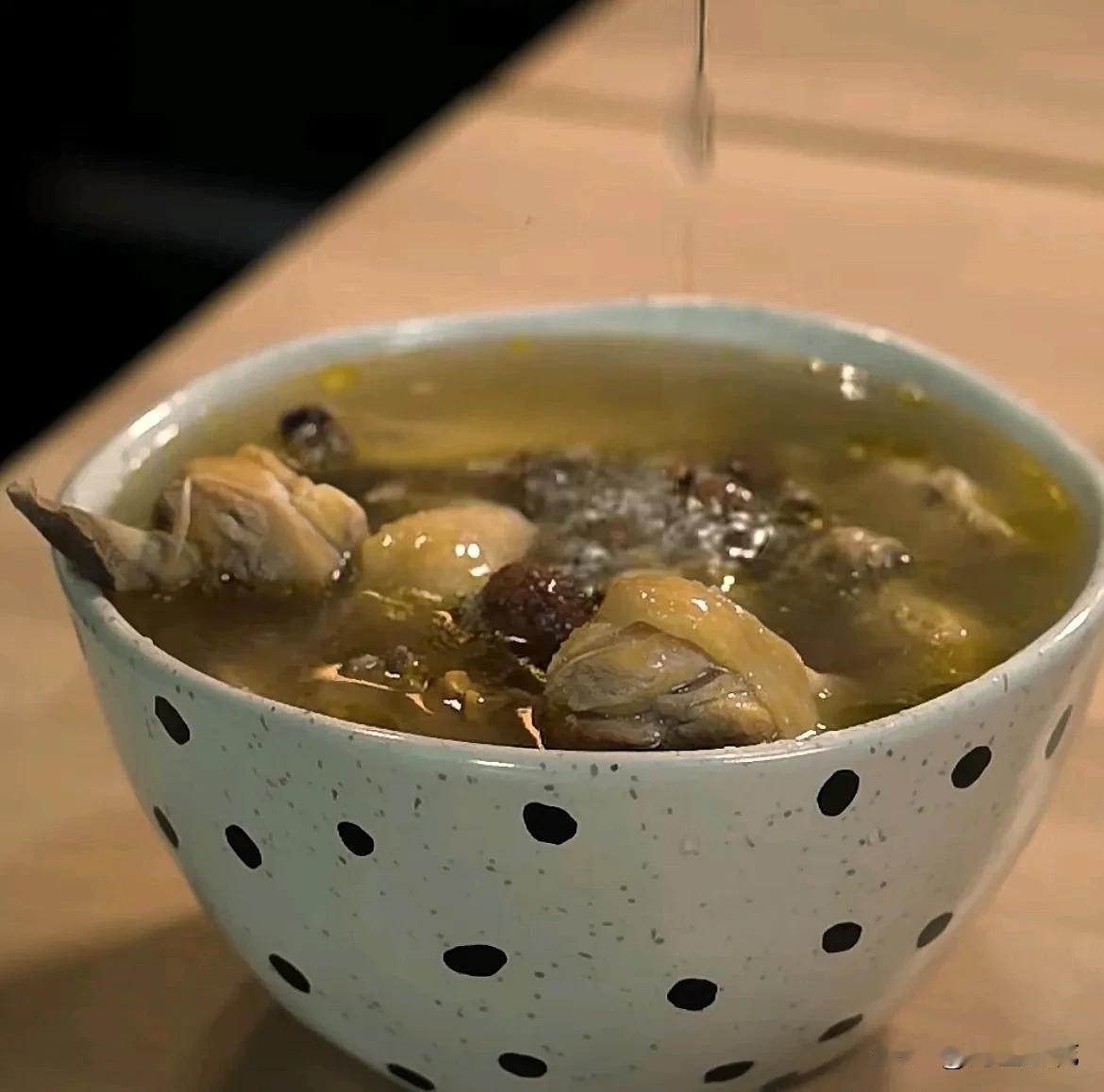 容易感觉饿,是胃病吗?
你有没有发现身边的人，食欲特别好的那些人都是要么就特别的