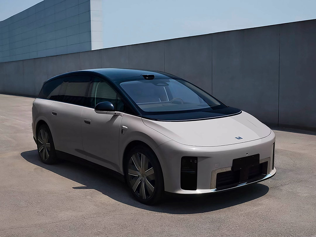 理想 i9 于 2026 年 9 月发布，定位大型六座纯电 SUV，车身尺寸 5
