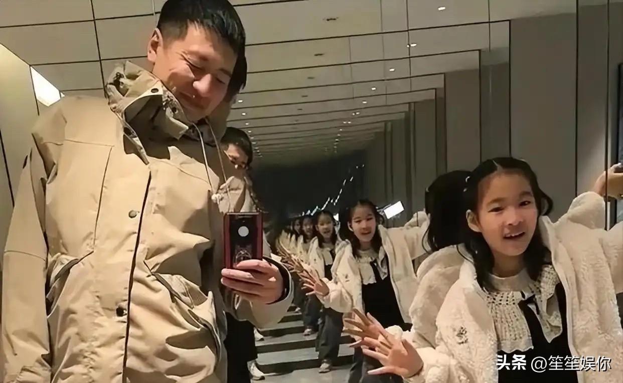 张雪峰走后，最让人不适的，是一群人对着他未成年的女儿，脑补出一整套“守不住家产、