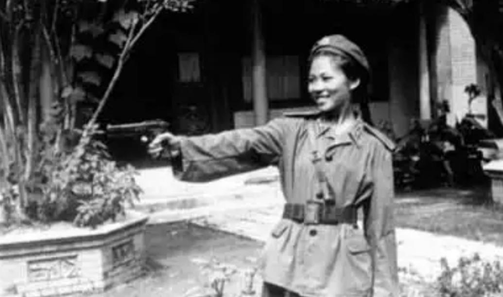 1974年11月29日，彭德怀在解放军总医院去世。当其侄女彭钢匆匆赶到医院，病房
