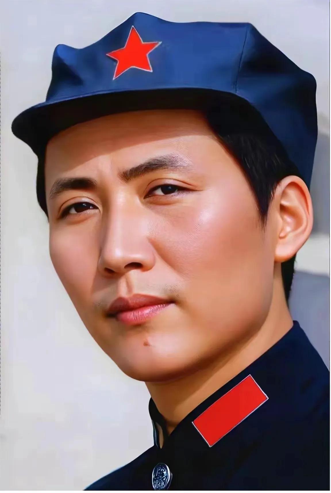 一切为了群众，一切依靠群众。从群众中来，到群众中去。

毛主席凭什么能把亿万中国