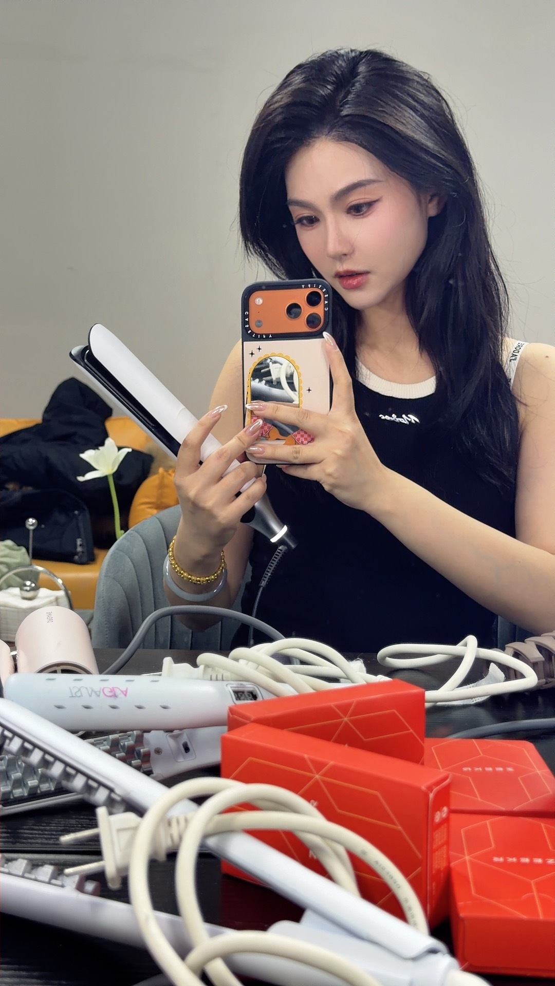 闪现💨杭州！落地来到拍摄影棚，急急忙忙化妆夹头发～没错，又一场棚拍开始了 杭州