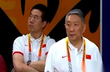绝境见真章！今天这场球看下来，最该封神的绝对不是场上疯狂拿分的球员，而是坐在场边