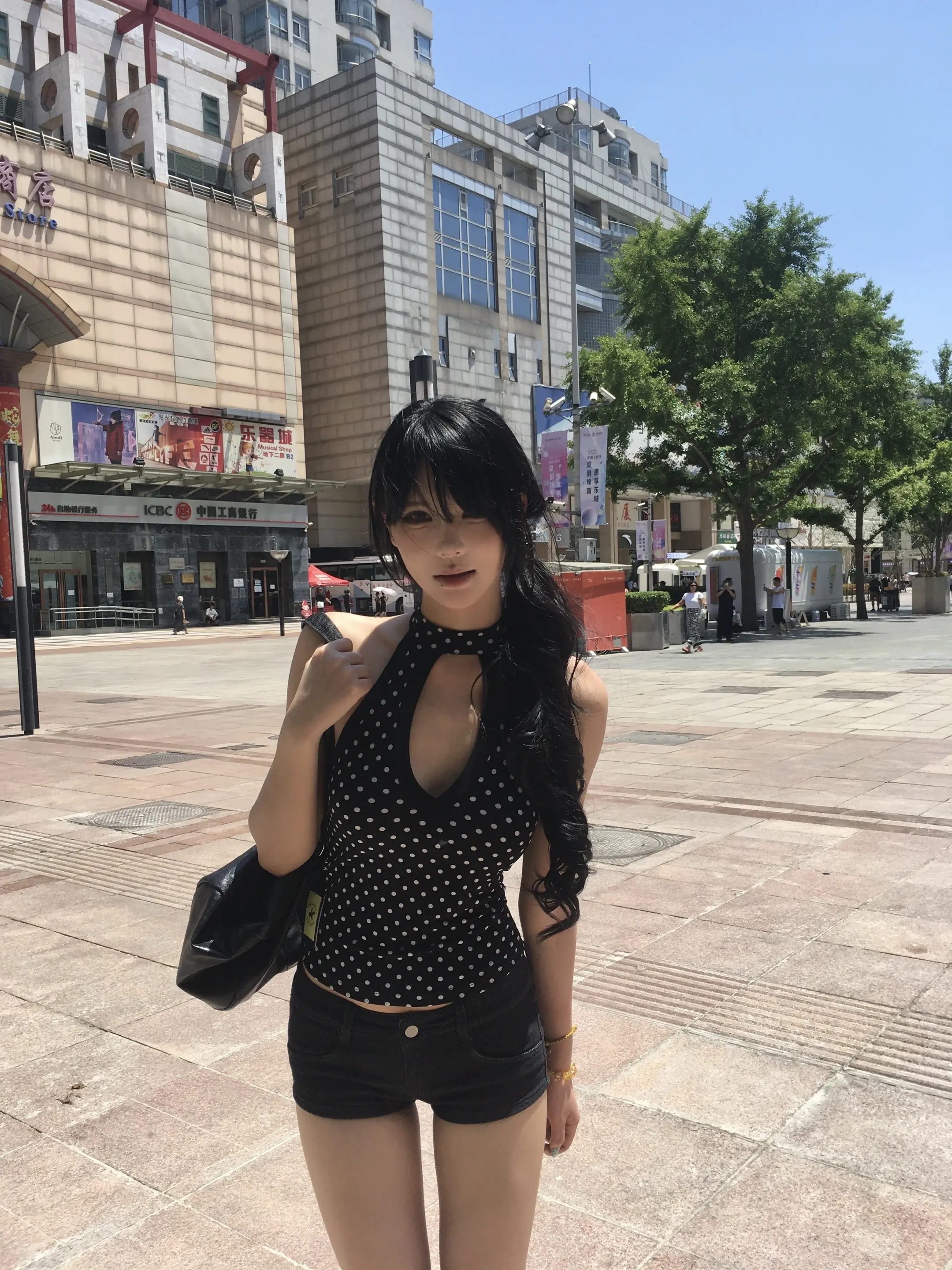 王府井———古早味波点版 最后一张是彩蛋 回muji老家hhh
