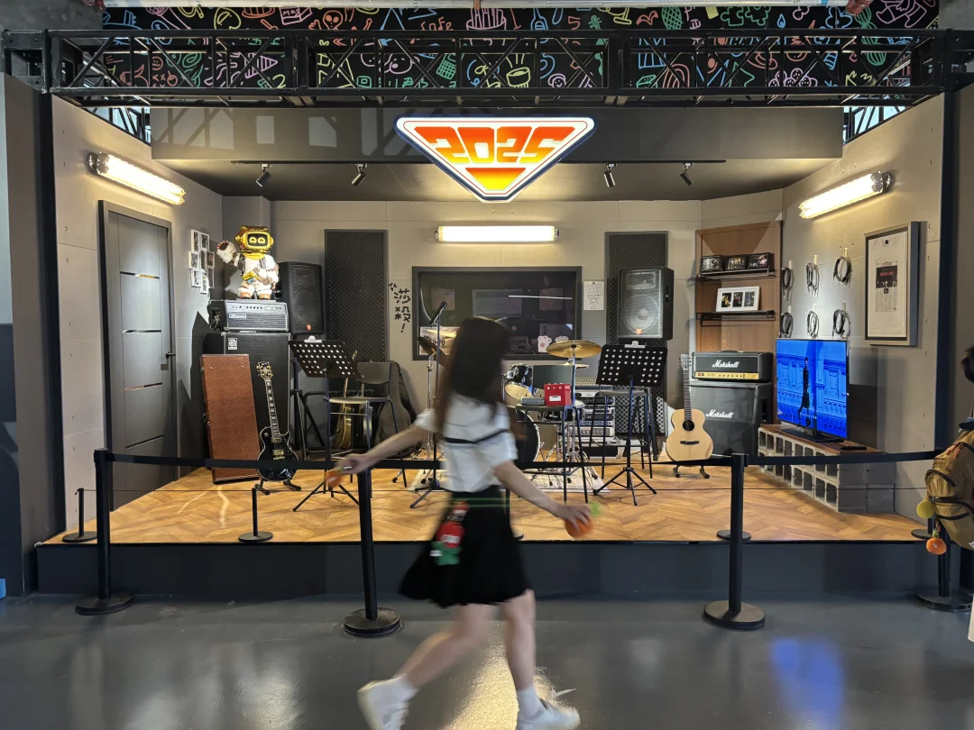 行天宫后  二楼前座 那个小房间