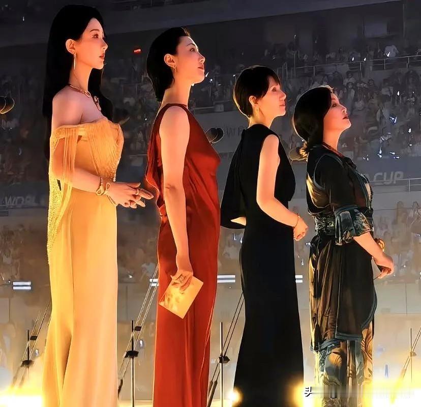百花奖名场面！四代女演员携手登台颁奖
第38届百花奖上，杨紫、白百何、袁泉、刘晓