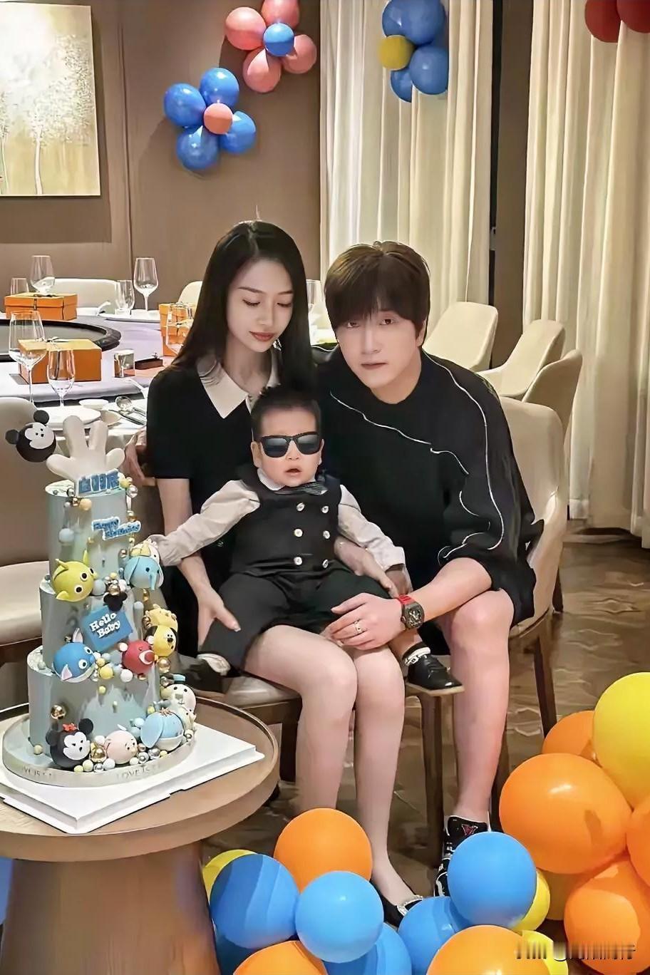 现在最坐立难安的，绝对是白冰老婆江梦瑶。

1891万罚款他家能轻松承担，可这事