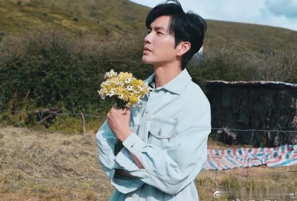 你敢相信钟汉良已经51岁了 亦舞之城中的表现证明，他不仅颜值在线，业务能力也丝毫