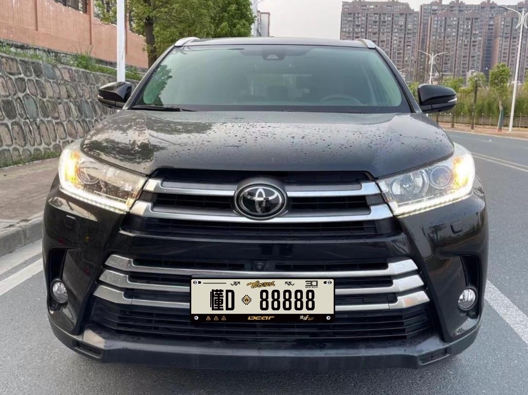 手里攥20万想买家用SUV，很多人都纠结：是直接提全新的荣放，还是淘一台档次更高