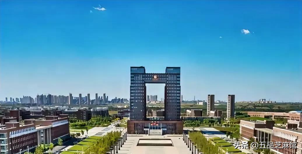 谁的责任？辽宁沈阳，中国医科大学60多位博士无法毕业，原因在与他们临近毕业时，突