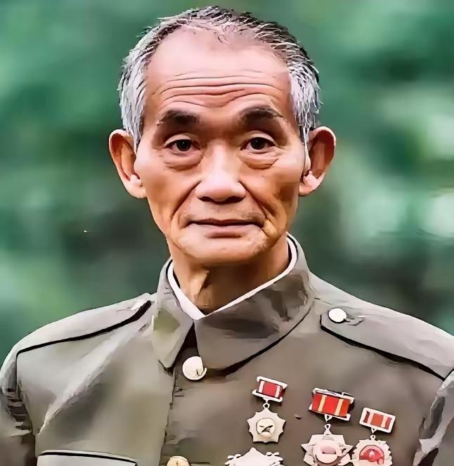 1952年，上甘岭战役中，一名新兵守阵地时，见美军冲来十分慌乱，忽然瞥见敌指挥官