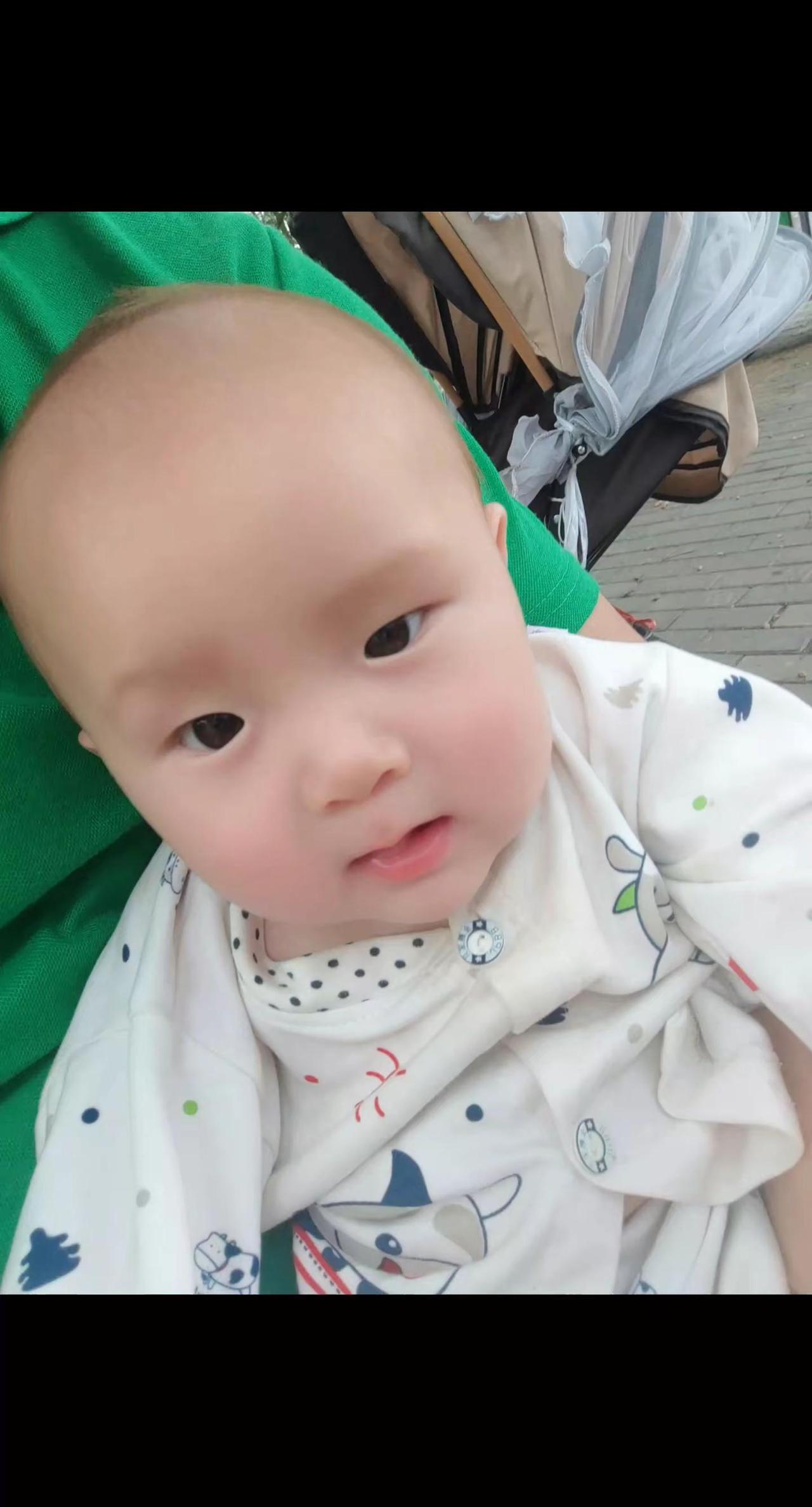 看着宝宝一天天快乐长大呀👶。