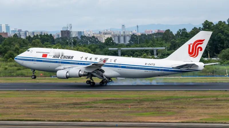 近日，广东深圳。女子吐槽，她和丈夫预订了国航深圳飞巴黎的联程票，出发当日首班航班