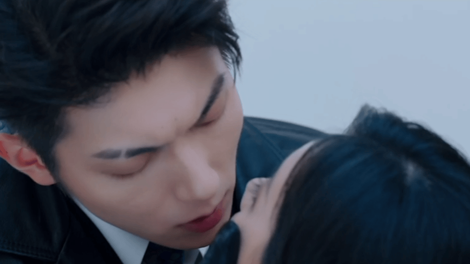 季雨倾城杀出马年第一位哭妃 季知节为郝雨打破所有规则与底线🥺放下身段、放下防备