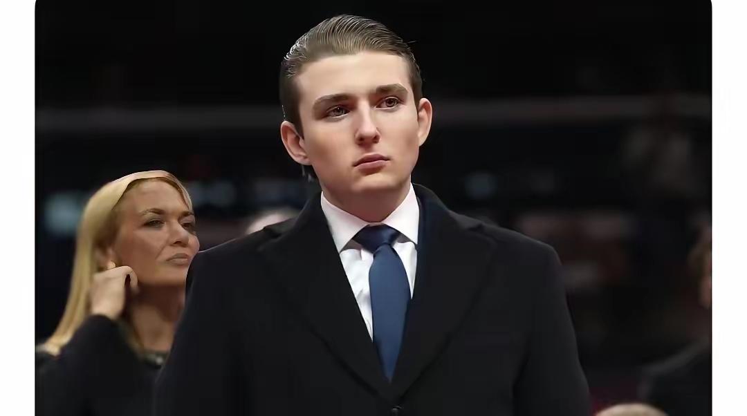 从10,000,000美金悬赏性命开始，这个人已经死了。
​​家族也陷入万劫不复