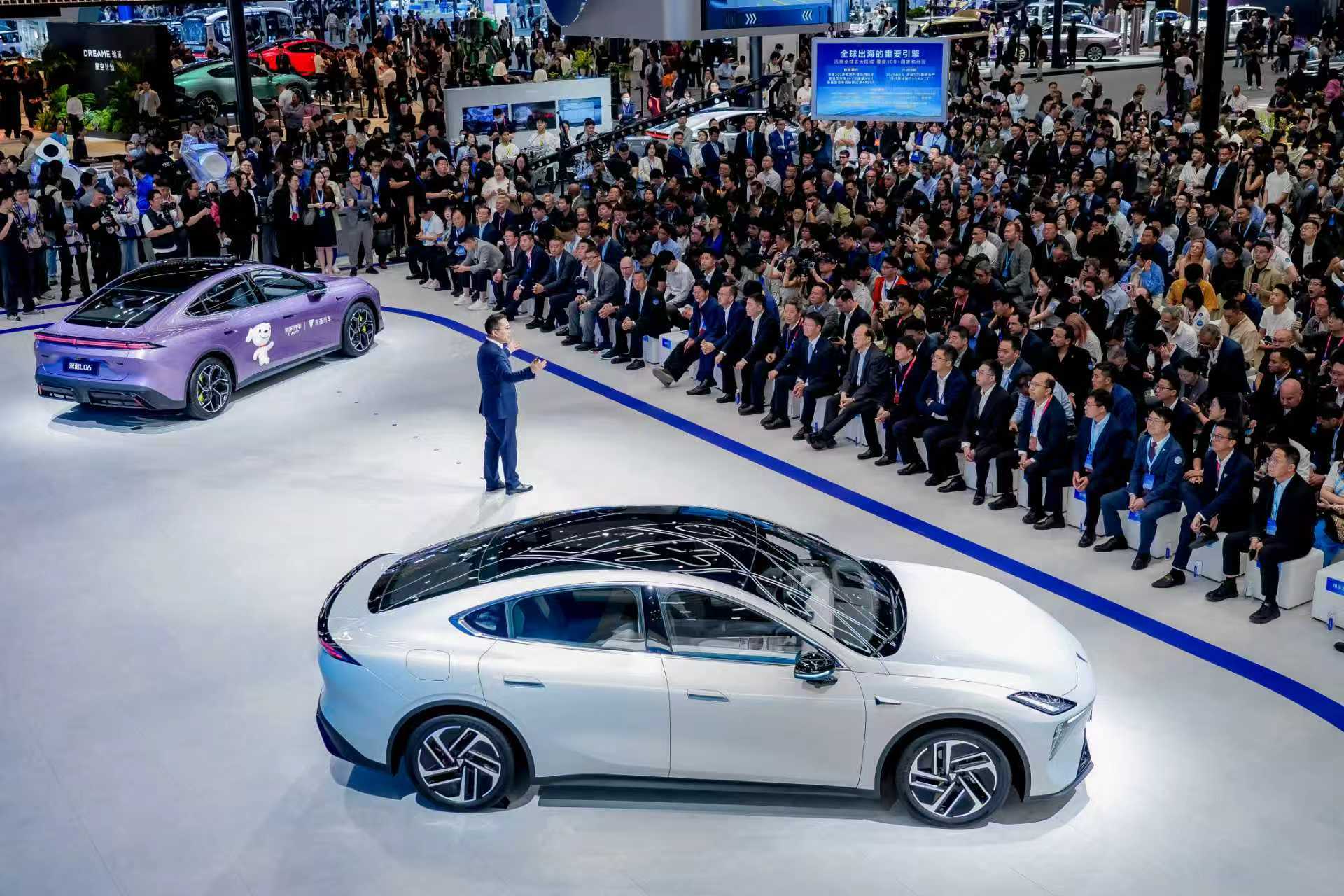 科技深蓝智领全球 当11万级就能拥有百万级同款超跑驾控体验，深蓝L06 MAX彻