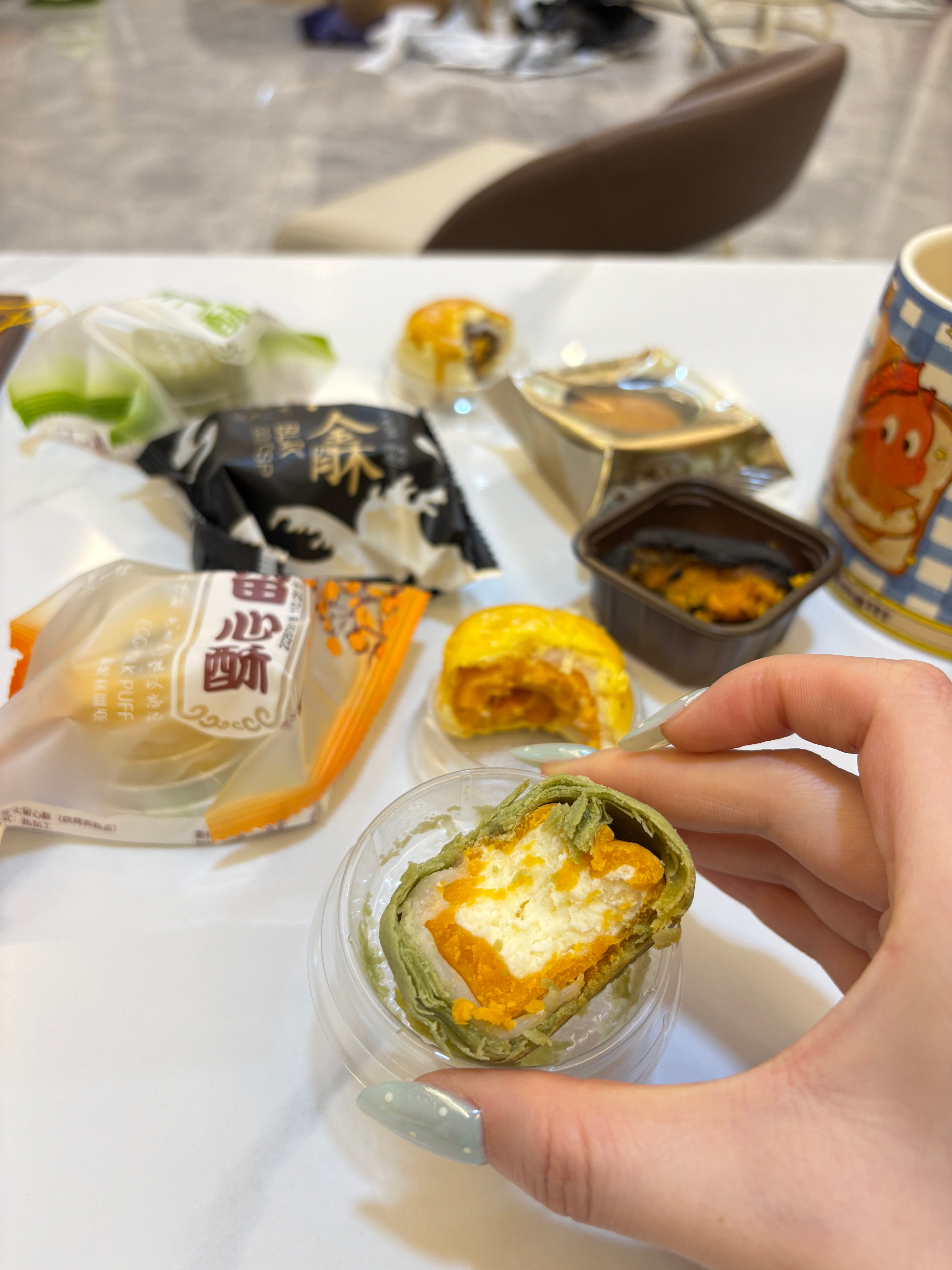 回来咯 美美享用夜宵中[馋嘴]准备好接受猛猛更新跟你们说我最近发现了一个特别好吃