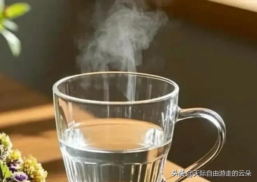 水是生命之源，但有些“水”不仅不养人，反而可能悄悄伤害我们的身体。近期，一则消息