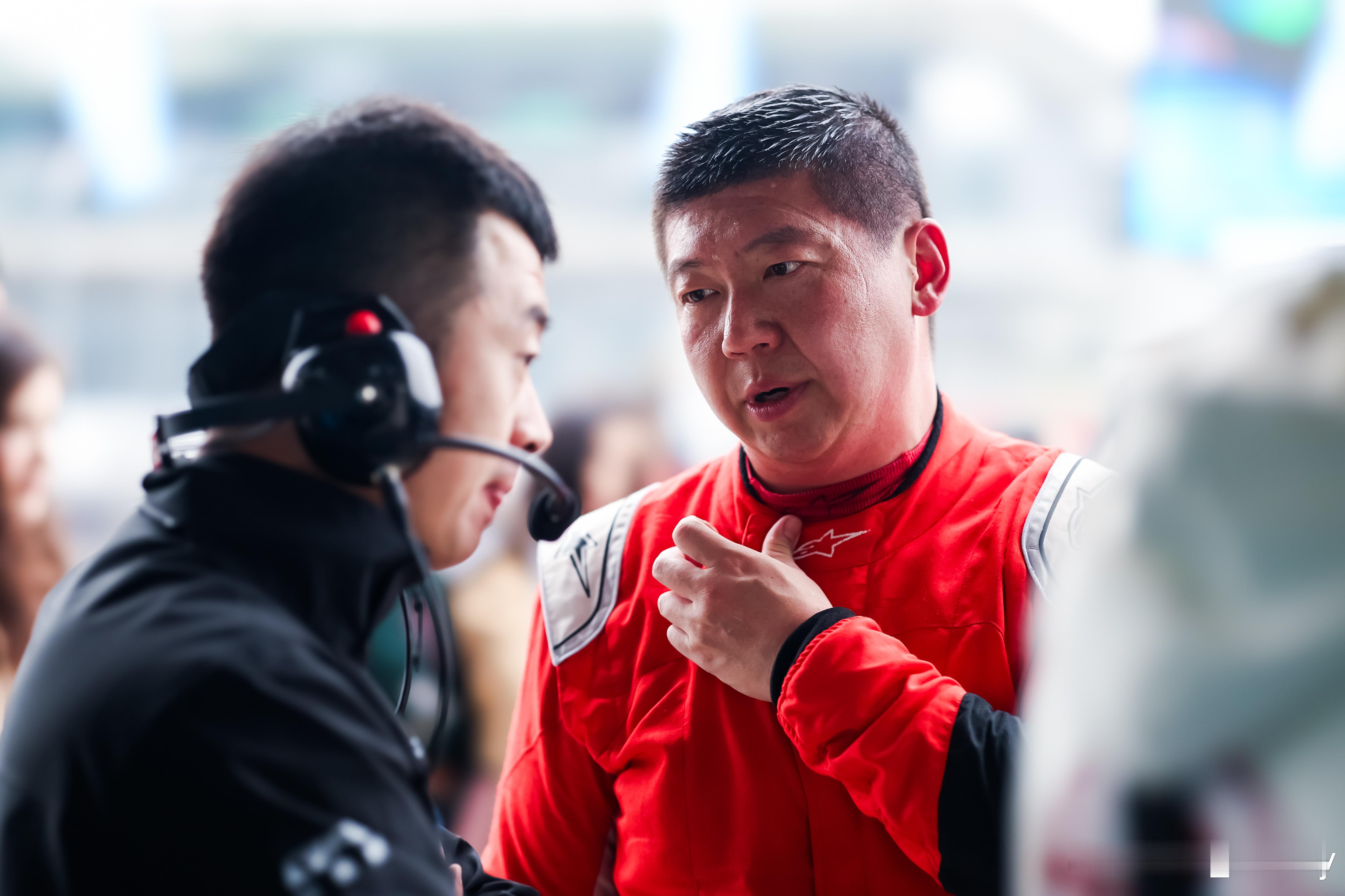 发车遭遇了事故…掉到队尾不可怕…可怕是就这样龇牙咧嘴的追到了全场第五…[允悲] 