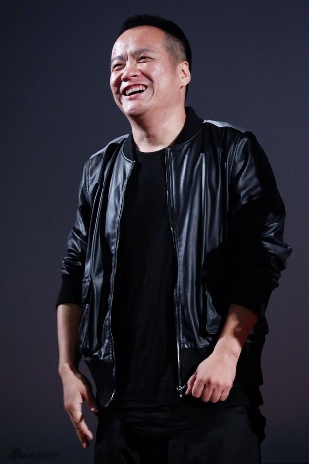 导演，宁浩说，人生就是一个桌子，几条腿撑着，家庭，事业，爱情，友情，哪怕有一条腿