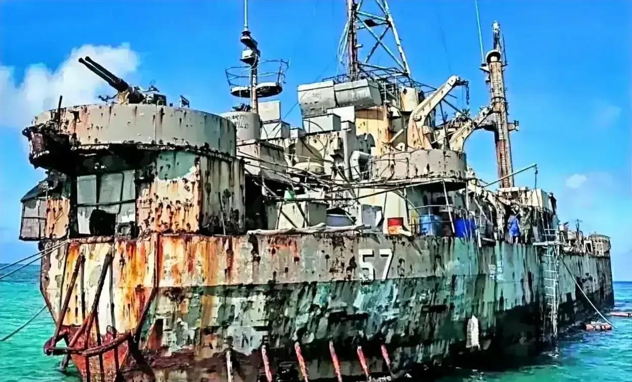 南海最新播报!
据‬媒体13日‬报道，在我国南海仁爱礁附近发现多艘中国籍大型‬拖