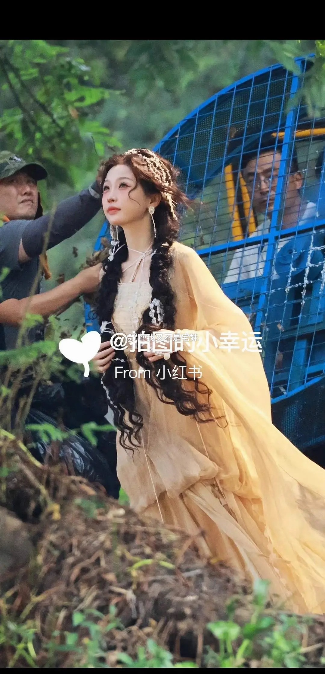 虞书欣这个妆造梦回小兰花了眼睛里很有故事感 