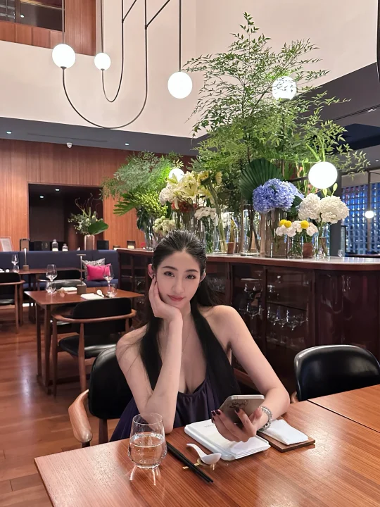 明天陪我吃饭吧 🌮