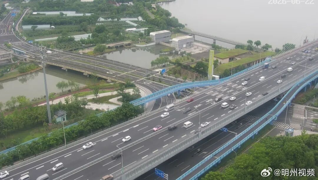 宁波青林湾大桥通行全面升级 青林湾大桥横跨余姚江，连通海曙与江北，是宁波重要跨区