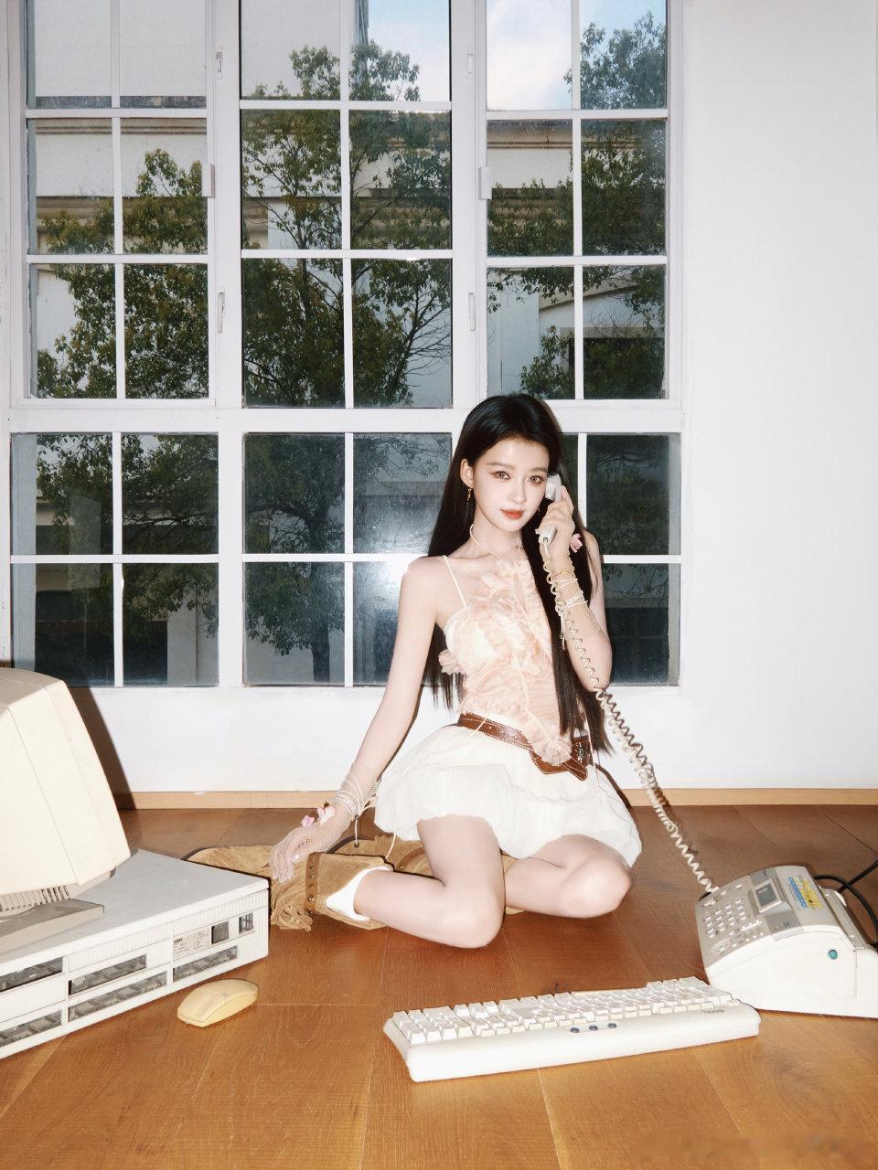 看孙怡探案就李小冉这样大侦探 以前觉得孙怡是偶像剧女主，没想到她玩起推理本这么投