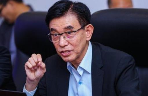 比芯片断供更可怕？中国物理博士尹志尧指出：“美国的芯片专家基本上都是华人”；63