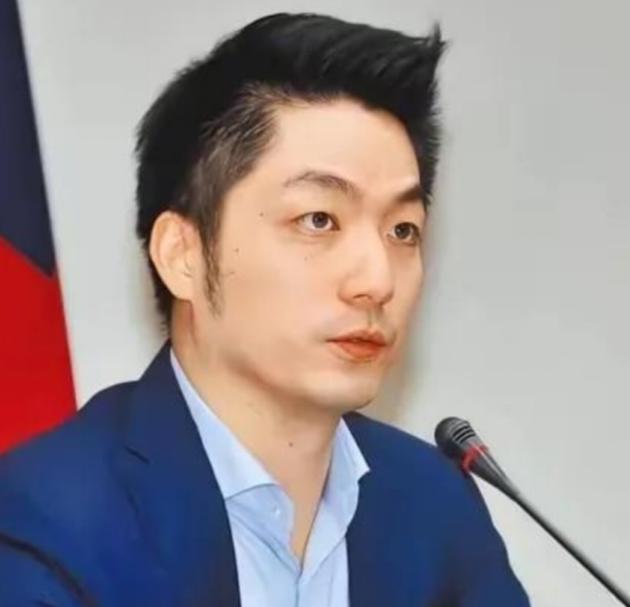 台北市市长蒋万安曾宣称，如果大陆继续在台海进行军机绕台和军演的话，他就要停掉双城