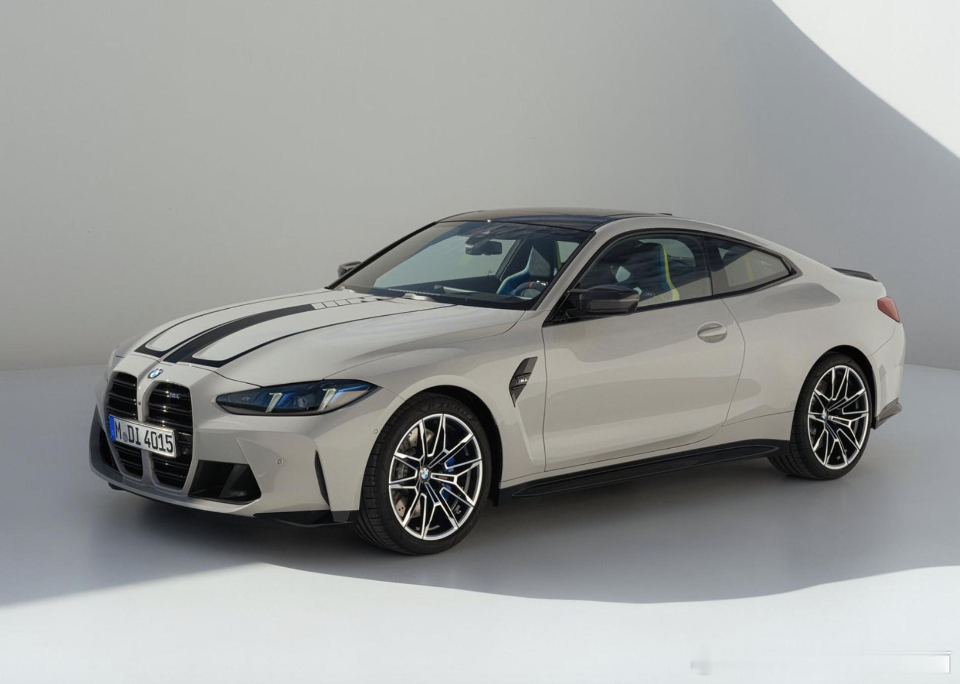 #这是你要的潮车吗# 宝马改款M4 Coupe，3.0T直6，普通版480马力，