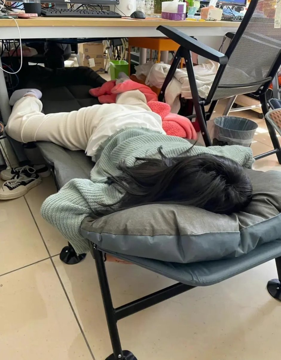 原来90后这么小众不可能是小众，现在的90后是从业人员的主力军，也是工作的巅峰期