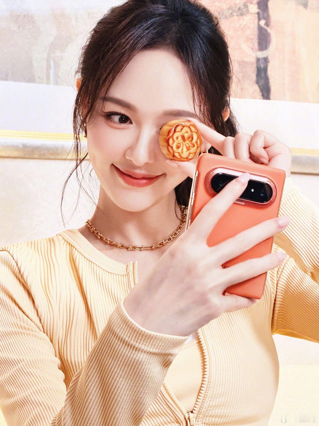 唐嫣[超话]  Fendi、Tiffany、alo、华为，一个营业四个商务[哇]