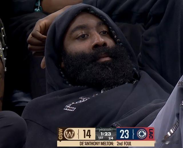 哈登缺阵，快船主场对阵勇士，103比102惊险过关，库里空砍27分，巴特勒绝杀三